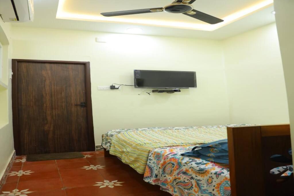 Heritage Home With 3 Bed/3 Bath With Kitchen In A Residential Neighborhood. Madurai Esterno foto